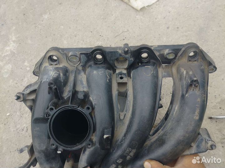 Впускной коллектор Volkswagen Polo Sedan