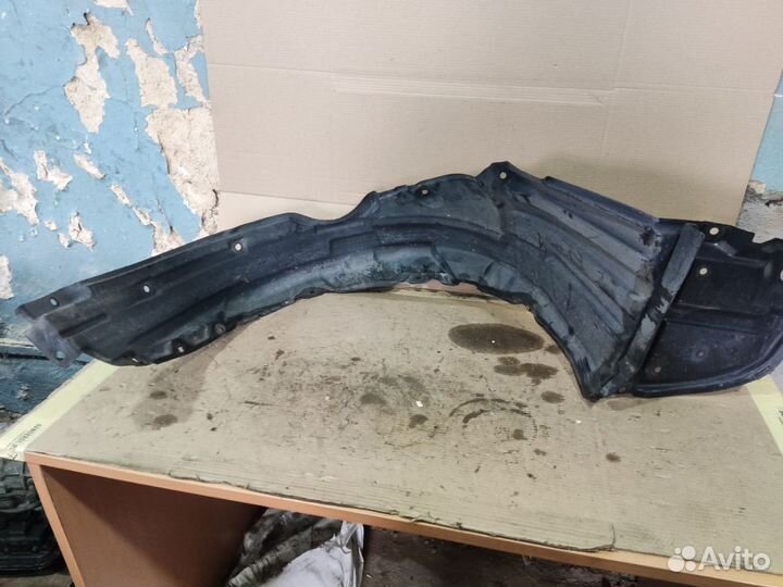 Подкрылок Toyota Wish ZGE20G передний левый
