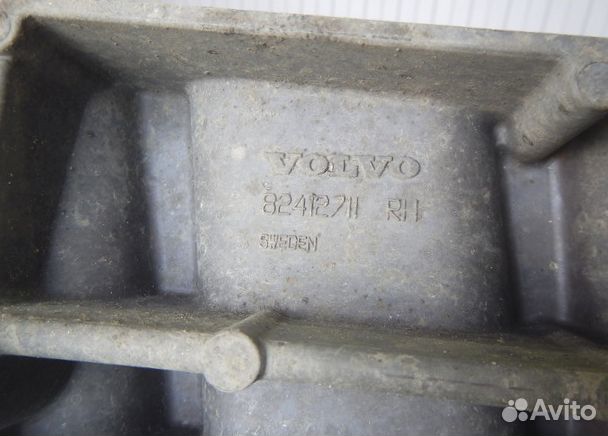 Кронштейн подножки нижней правой Volvo FM 82412711