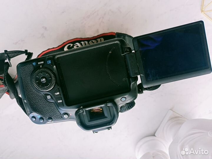 Зеркальный фотоаппарат canon 60d