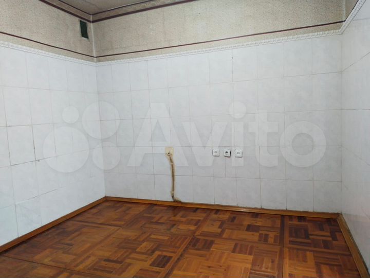 3-к. квартира, 90 м², 1/4 эт.