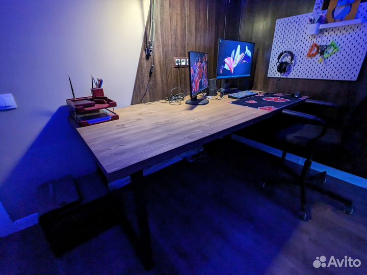 Компютерный стол из массива в стиле лофт