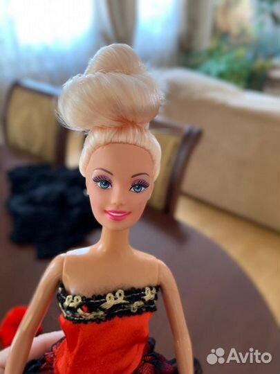 Кукла барби с нарядами