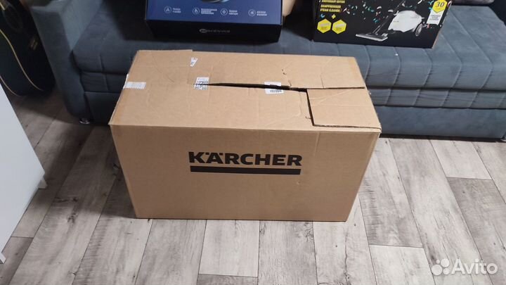 Продам Моющий пылесос karcher Puzzi 10/1