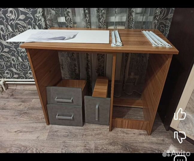 Стол письменный, компьютерный