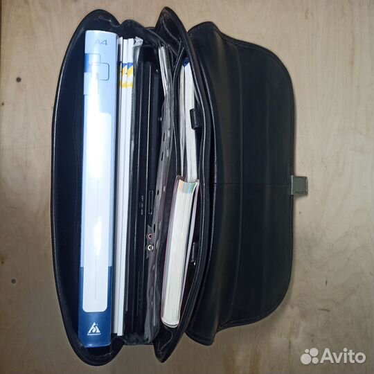 Мужской кожаный портфель Cavalet