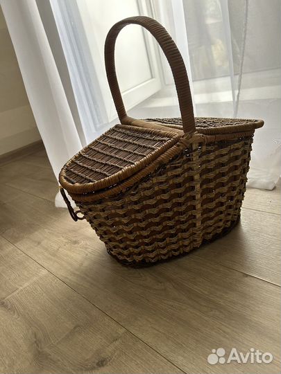 Корзина плетеная с крышкой