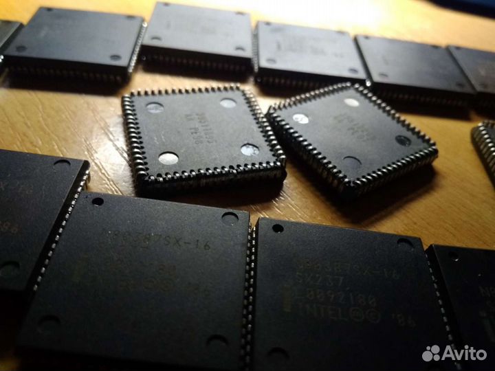 Сопроцессоры intel '86 16Мгц 68-контактные