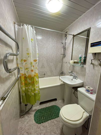 2-к. квартира, 65 м², 2/4 эт.