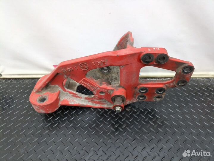 Кронштейн рессоры передней правый