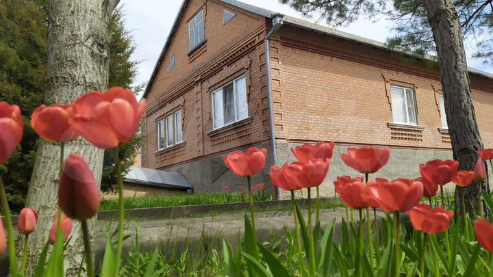 Дом 800 м² на участке 100 сот.