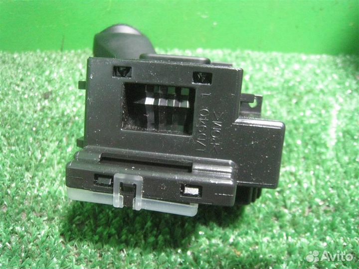 Подрулевой переключатель стеклоочистителя Ford Fo