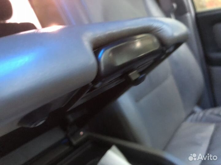 Крючок замка подлокотника Ленд Крузер 100, LX 470