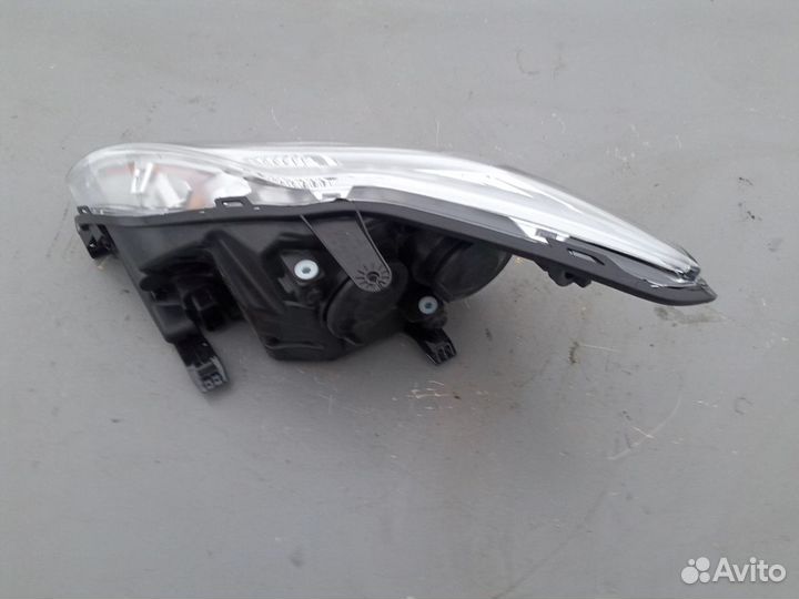 Фара правая Ford Focus 2 2007-2011г