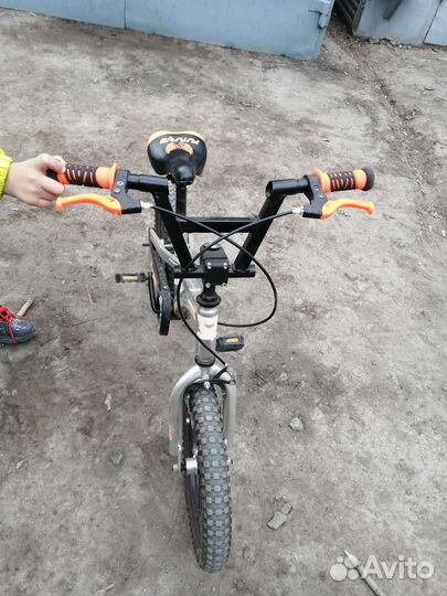 Детский велосипед на литых дисках 16