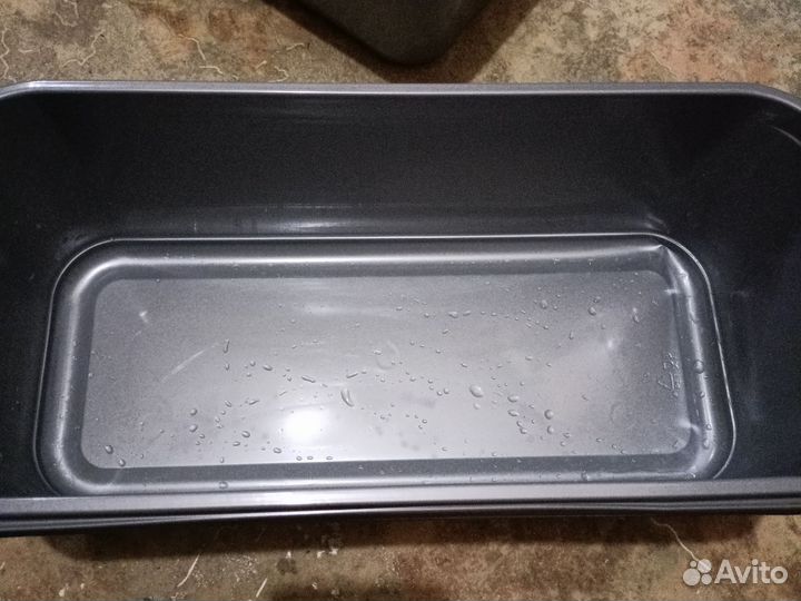 Пластиковый контейнер с крышкой