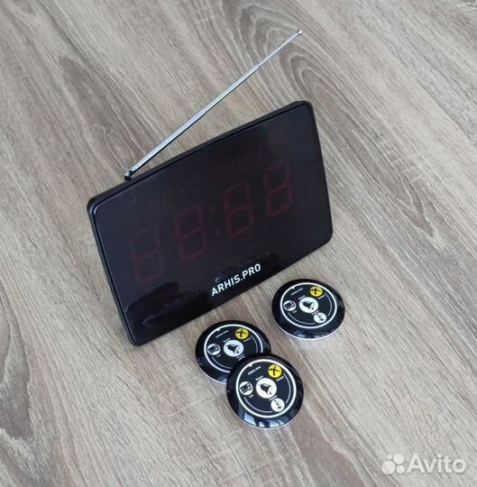 Табло вызова официанта руссифицировано и кнопки