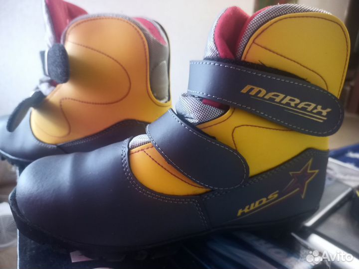 Лыжные ботинки