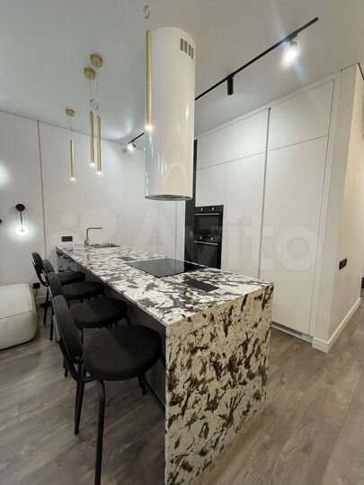 3-к. квартира, 86 м², 1/18 эт.