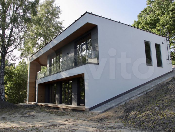 Коттедж 360 м² на участке 12 сот.