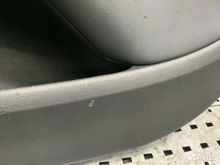 Opel zafira C Обшивка двери передней правой