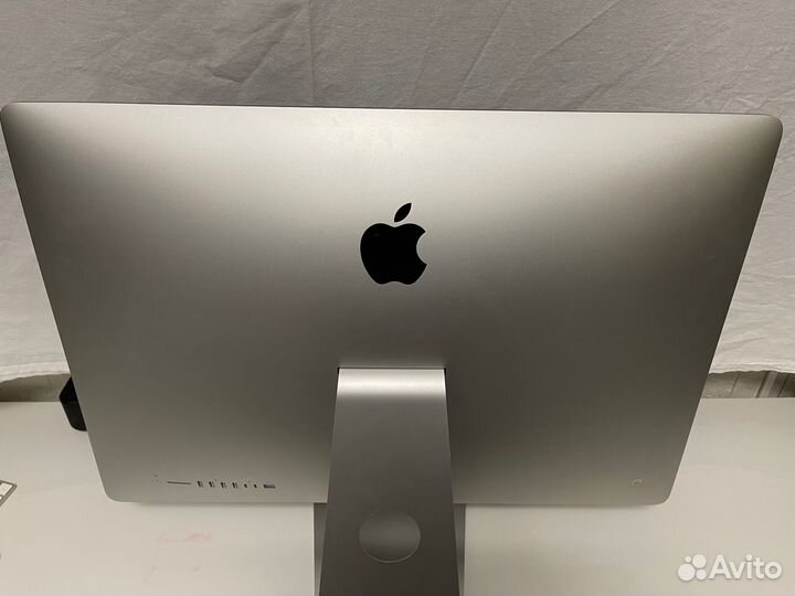 Apple iMac Retina 5K 27-inch,2017 1 TB SSD
