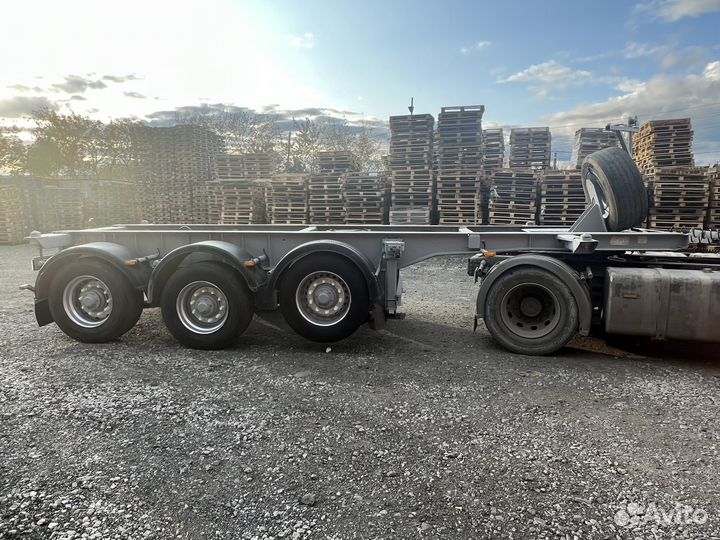 Полуприцеп контейнеровоз МАЗ 938920-011, 2010