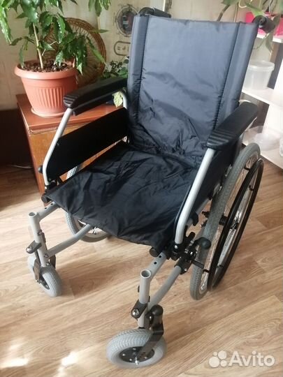 Инвалидная коляска уличная новая