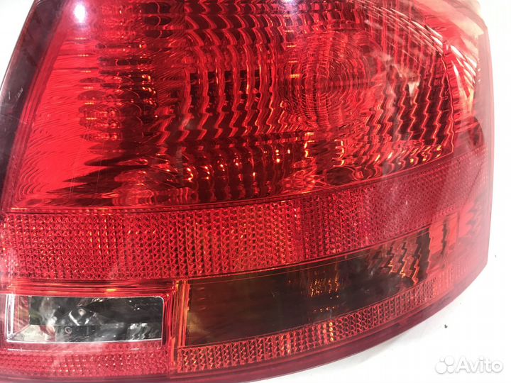 Фонарь задний правый Audi A4 B7 Avant