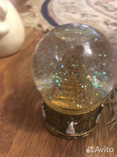 Шар со снегом