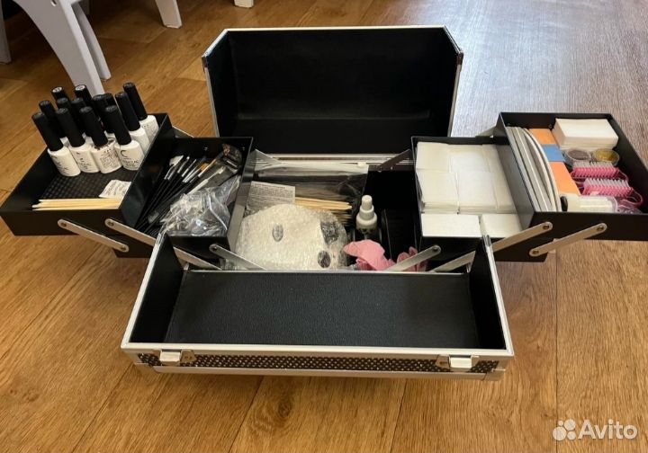 Бьюти кейсы (чемоданы) для косметики.новые