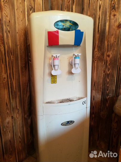 Кулер напольный