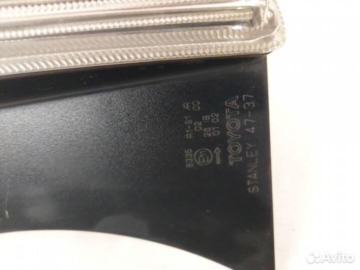 Фонарь задний правый Toyota Prius 3 ZVW30