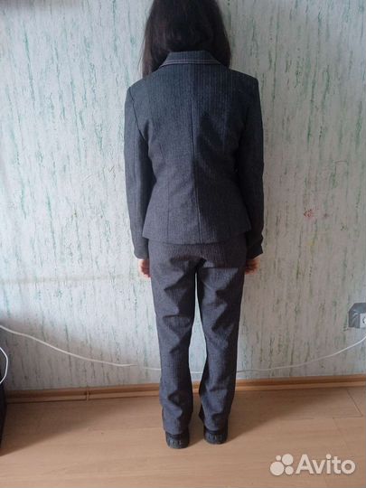 Костюм тройка школьный