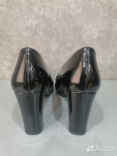Туфли лакированные