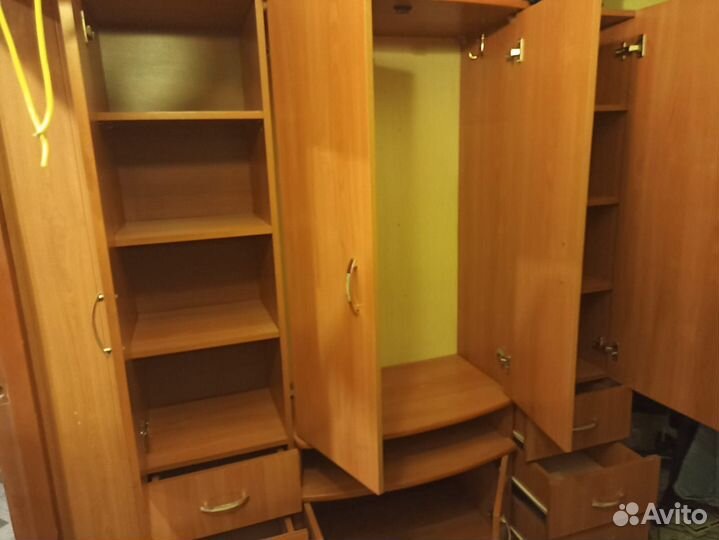 Шкаф