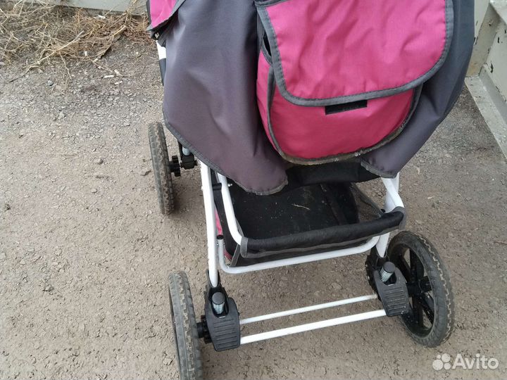Прогулочная коляска