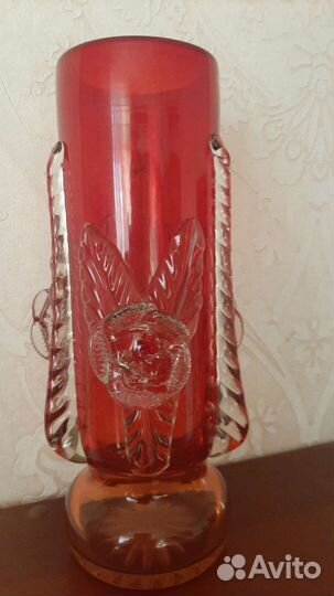 2 вазы из гутного стекла,ссср