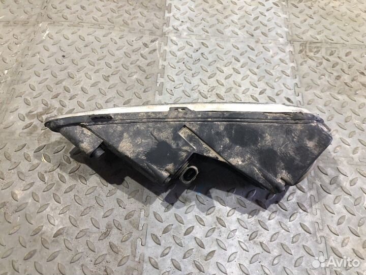 Фара противотуманная правая