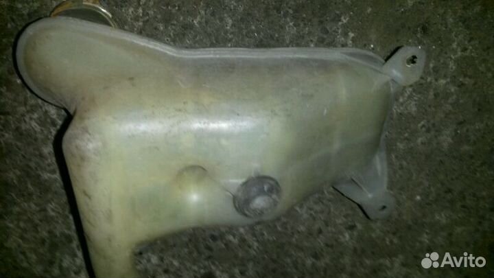 Бачок расширительный мерседес W124 84-95