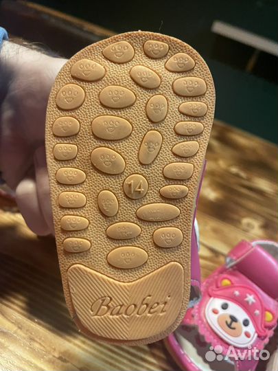 Детские сандали новые