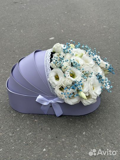 Цветы в люльке