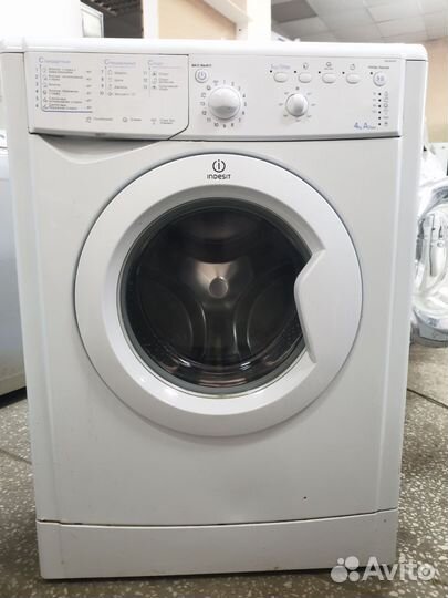 Стиральная машина Indesit 4кг/узкая