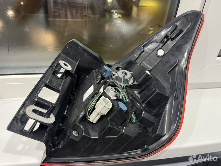 Фонарь задний левый levorg