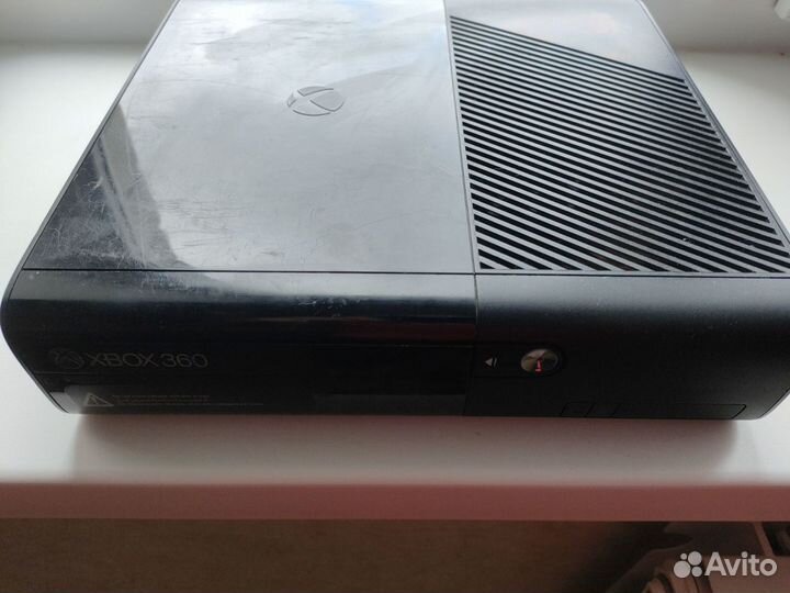 Xbox 360 E, Не прошитый