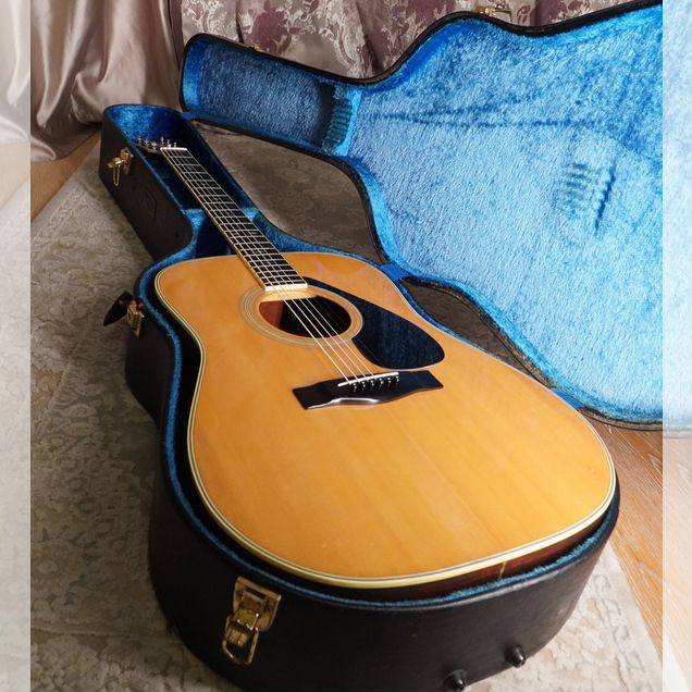 Японская Yamaha FG-351B