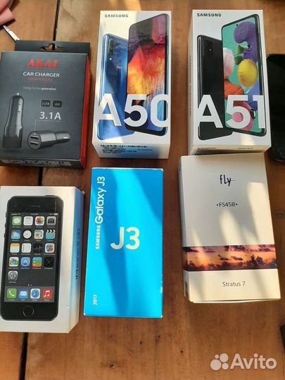 Коробки от мобильных телефонов