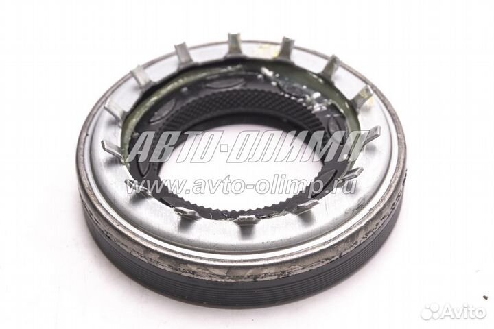 Сальник полуоси переднего моста передний левый