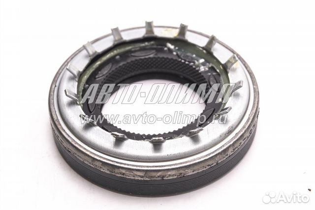 Сальник полуоси переднего моста передний левый