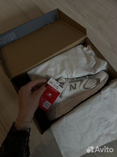 Кроссовки new balance 408